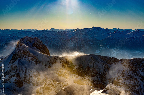 Altmann im Schneegestöber photo