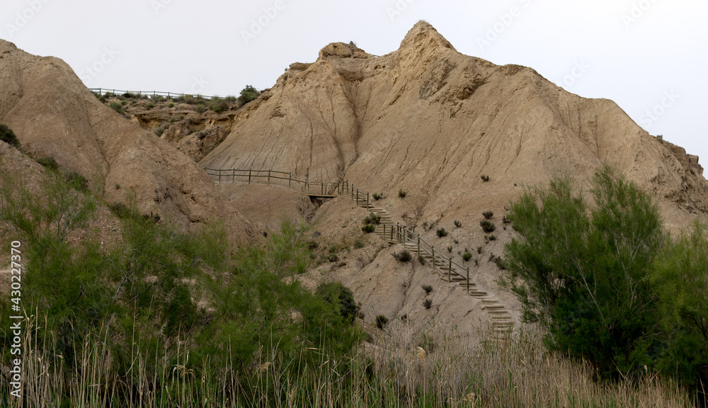 Escalera de madera para subir montaña , desierto de Tabernas Escalera de madera para subir montaña , desierto de Tabernas
