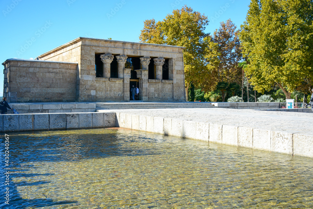 Obraz premium Madrid, Spain - October 25, 2020: The Temple of Debod (Templo de Debod) and park named Jardines del Templo de Debod