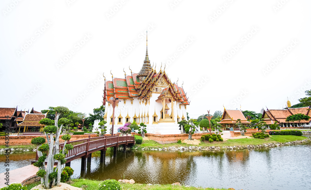 Dusit Maha Prasat Throne Hall at Wat Phra Kaew. Bangkok, Thailand Dusit Maha Prasat Throne Hall at Wat Phra Kaew. Bangkok, Thailand