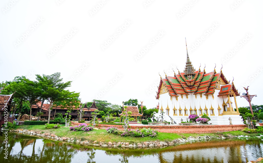 Fototapeta premium Dusit Maha Prasat Throne Hall at Wat Phra Kaew. Bangkok, Thailand