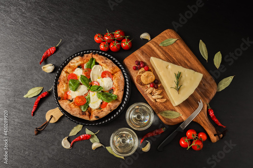 パルミジャーノレッジャーノ　Italy's cheese parmigiano reggiano 