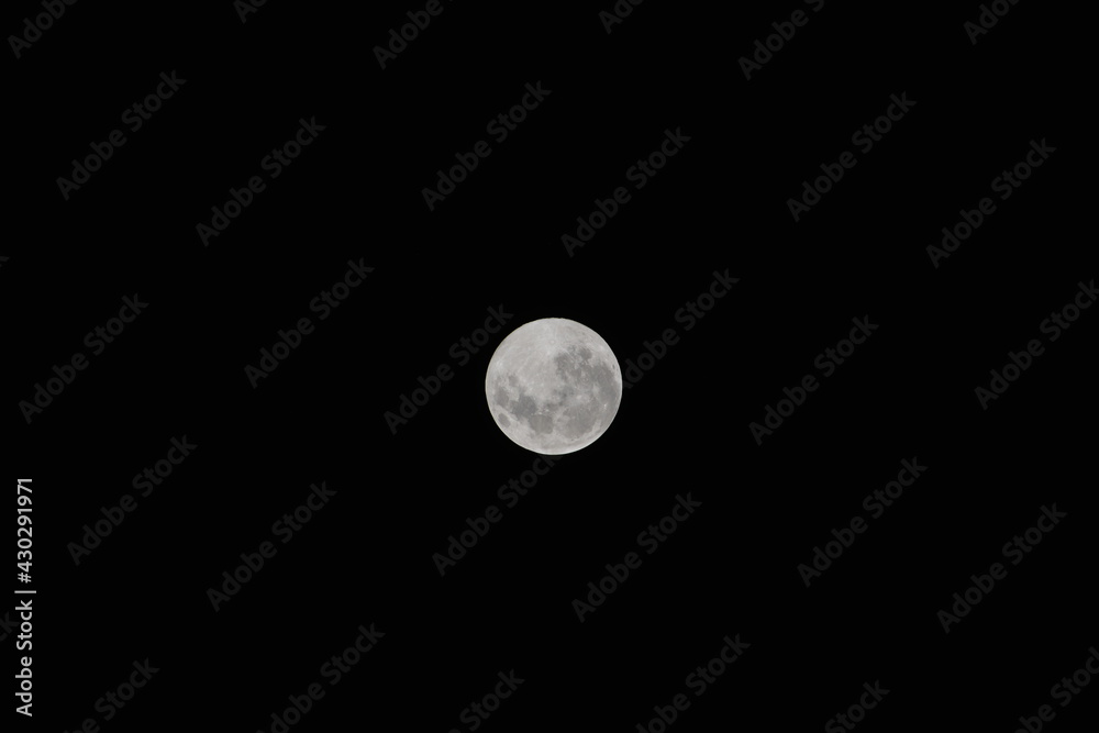 Luna Llena
vista desde Posadas, Misiones Luna Llena
vista desde Posadas, Misiones