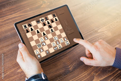 8,900+ Online Chess Stock Photos, Pictures & Royalty-Free Images