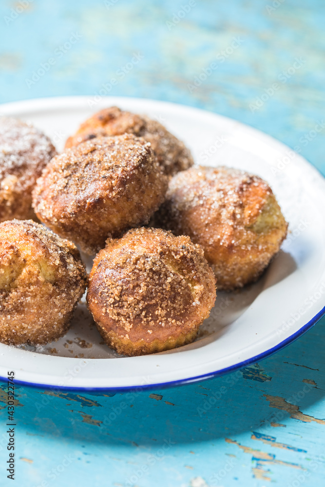 Breakfast cinnamon sugar puffs. Breakfast cinnamon sugar puffs.