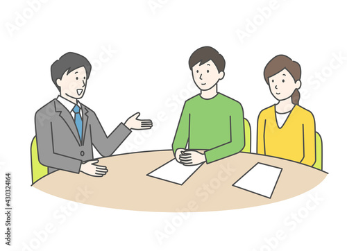 契約・相談をしている夫婦