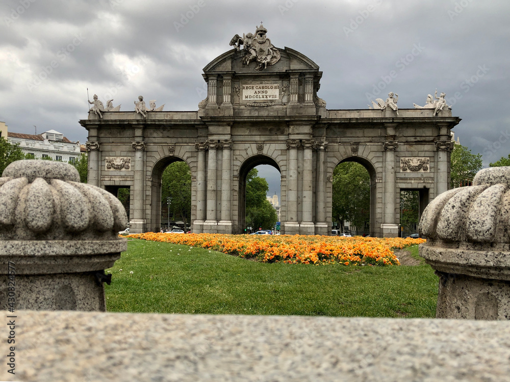 Obraz premium Monument Alcala Door