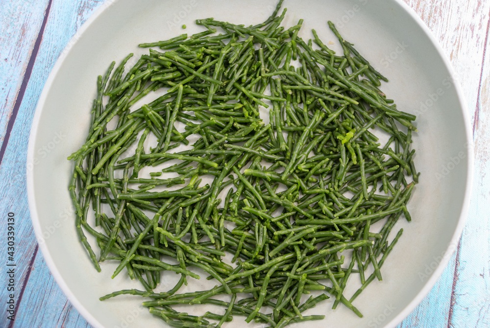 Salade de salicorne fraiche (algue maritime sauvage) Salade de salicorne fraiche (algue maritime sauvage)