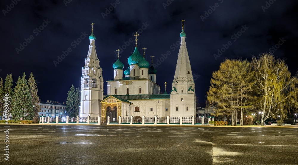 Fototapeta premium Church of Elijah the Prophet in Yaroslavl.