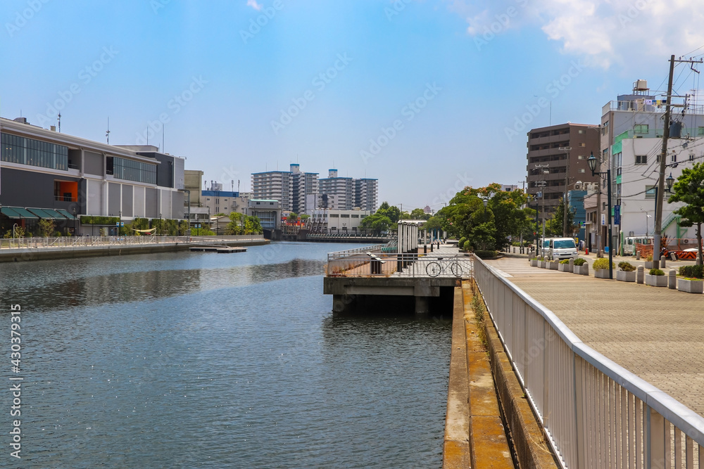 神戸・新川運河とその周辺の街並み