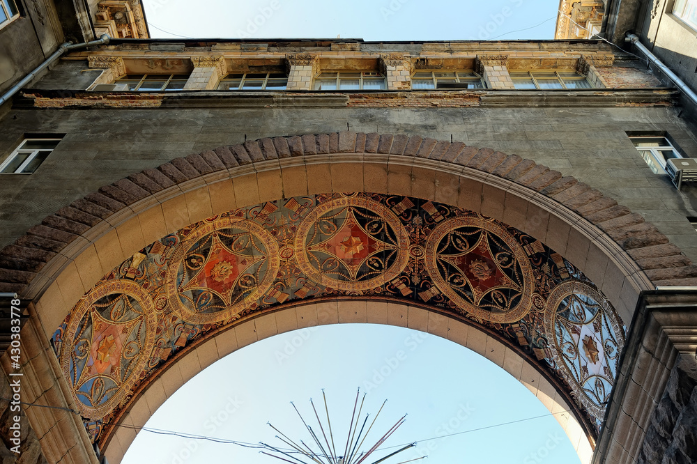 Obraz premium Decorative ornament on the arch of The Kyiv Passage in Kyiv Ukraine