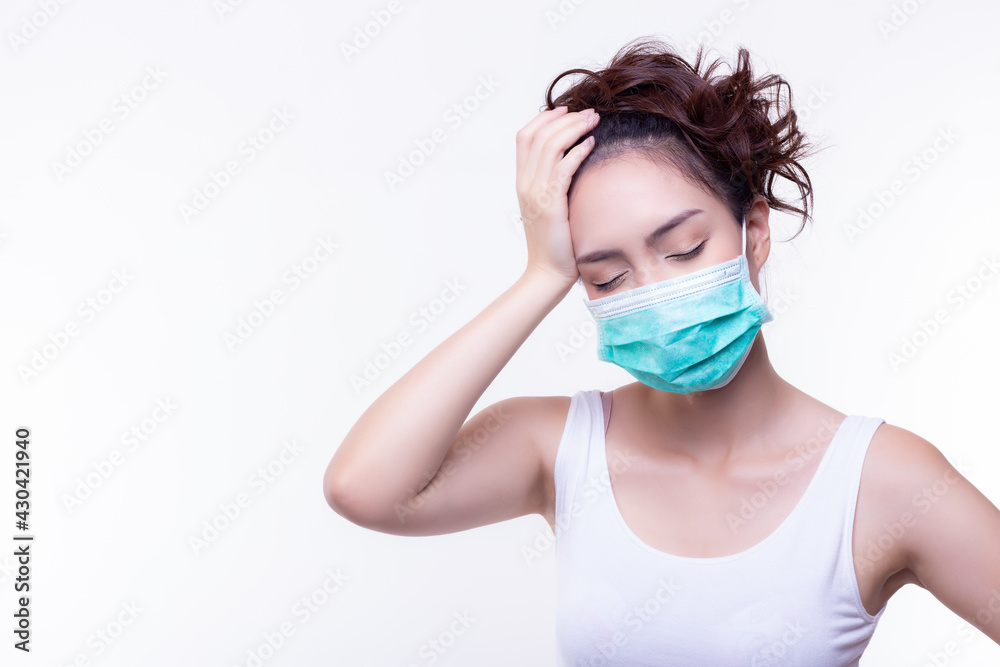 Scare worried and panic young asian woman in medical face mask Beautiful girl get headache and concerned about viral pandemic illness, paranoid pandemic of covid 19 Person get dizzy and sickness Scare worried and panic young asian woman in medical face mask Beautiful girl get headache and concerned about viral pandemic illness, paranoid pandemic of covid 19 Person get dizzy and sickness