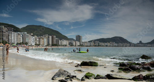  Citizens are preparing to go boating. Copacabana Fort