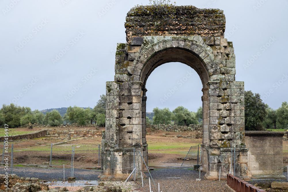 Arch of Caparra. The Roman ruins of Caparra are located in the pasture Casablanca, among the terms of  Oliva de Plasencia and Guijo de Granadilla. Extremadura. Spain.