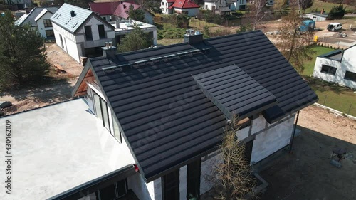 construction of a tiled roof in a single-family house