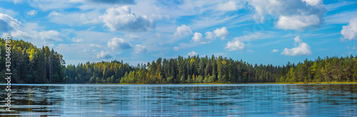 Fototapet Panoramic view of beautiful forest lake in Russia.