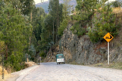 carro antigui pequeño en montaña photo