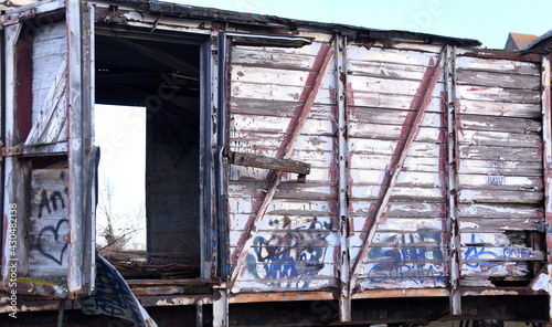 Verlassener, alter Waggon eines Güterzuges