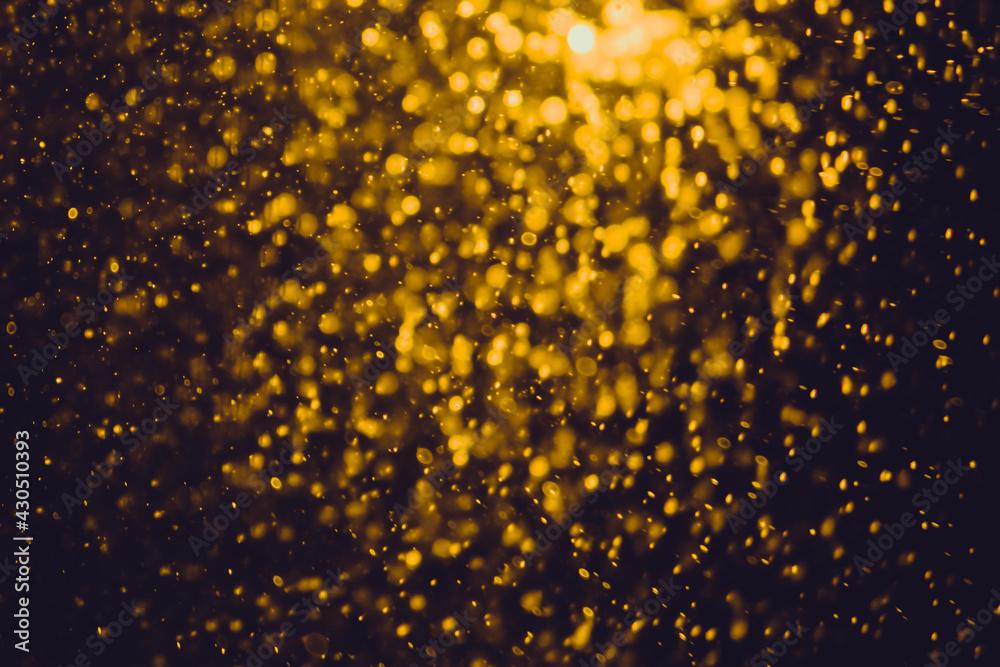 Bokeh gold from natural water