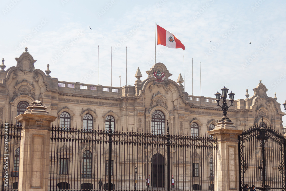 Obraz premium Catedral iglesia palacio gobierno ciudad plaza de armas