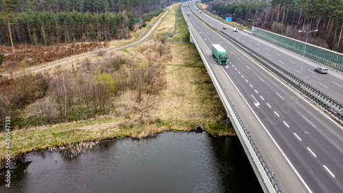 autostrada A1 z lotu ptaka, okolice Żor na Śląsku w Polsce