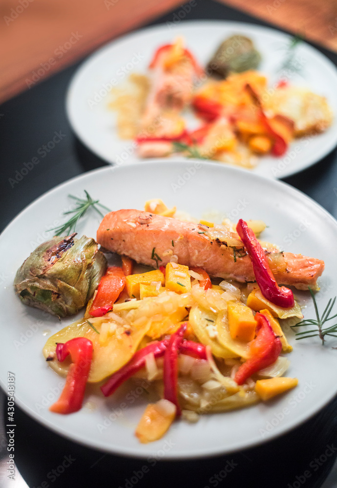 Salmon y verduras