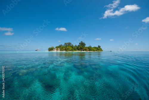 Fototapeta Naklejka Na Ścianę i Meble -  Beautiful tropical Maldives resort hotel and island with beach and sea...
