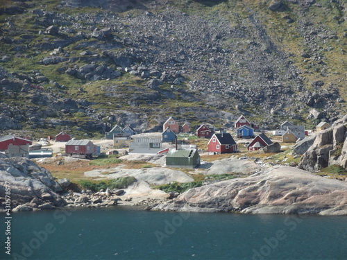 Aappillatoq, das kleine und einzige Dorf im Prins Christian Sund, Grönland Aappillatoq, the small and only village in thr Prince Christian Sound, Greenland