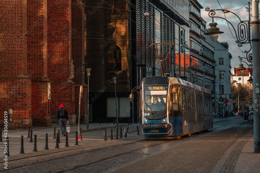 Obraz premium morning view of the sights of the city of wroclaw in poland