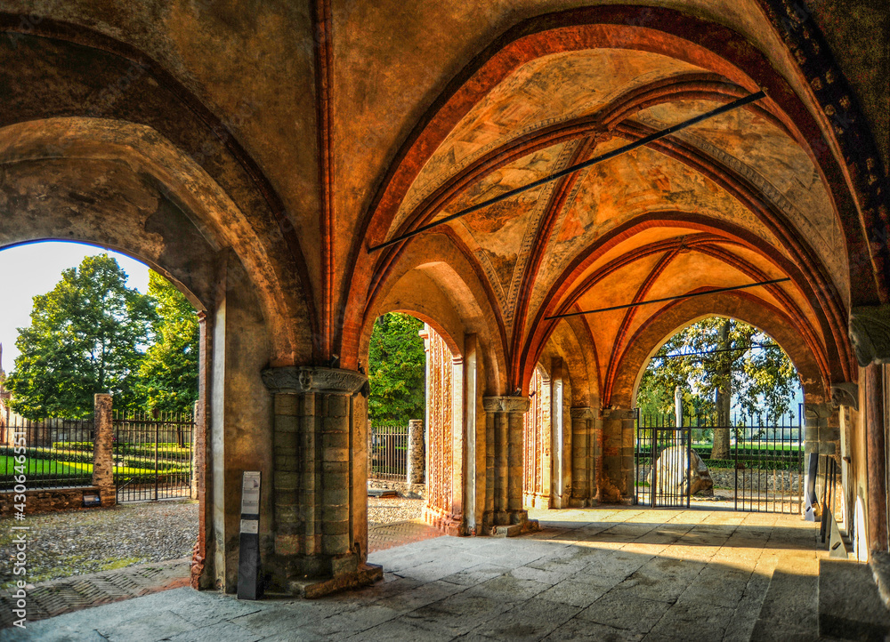 Founded in 1188 and rebuilt in the 14th and 15th centuries, the Abbey of St. Anthony was intended for the recreation of pilgrims and the treatment of patients with Anthony's fire and the plague.   