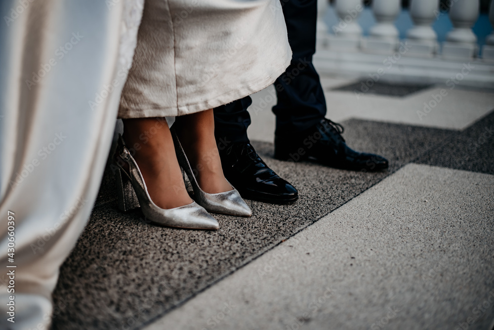 wedding shoes bride and groom wedding dress day sparkling elegant	black 
