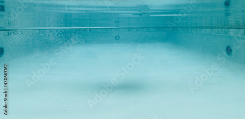 Quadro em tela Swimming pool underwater