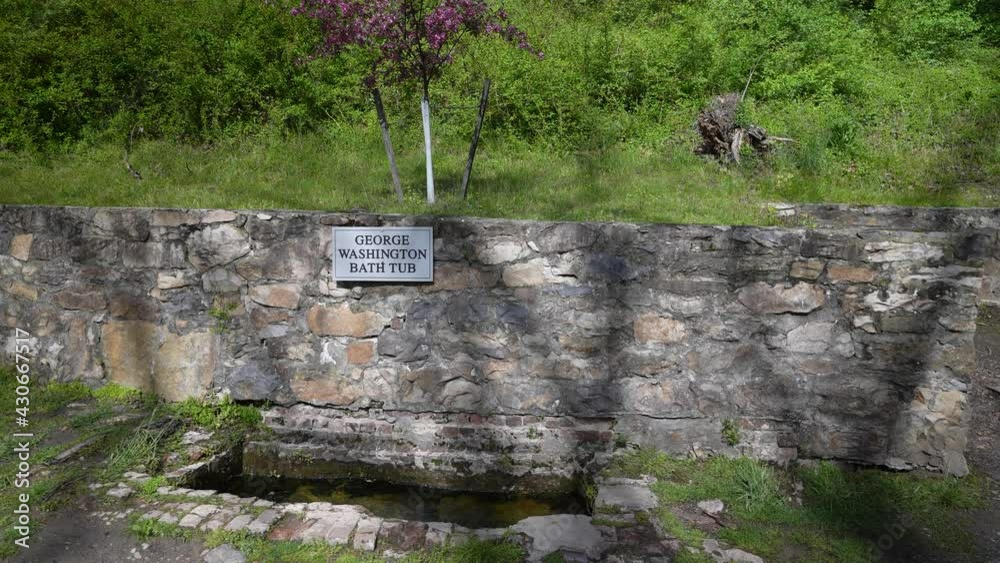 George Washingtons Bathtub in Berkeley Springs State Park in West Virginia in the Appalachia mountains. George Washingtons Bathtub in Berkeley Springs State Park in West Virginia in the Appalachia mountains.