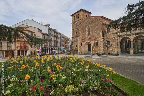 Iglesia de San Nicolás de Bari or Iglesia de San Francisco, in the town of Avilés, Asturias, a former Franciscan convent.