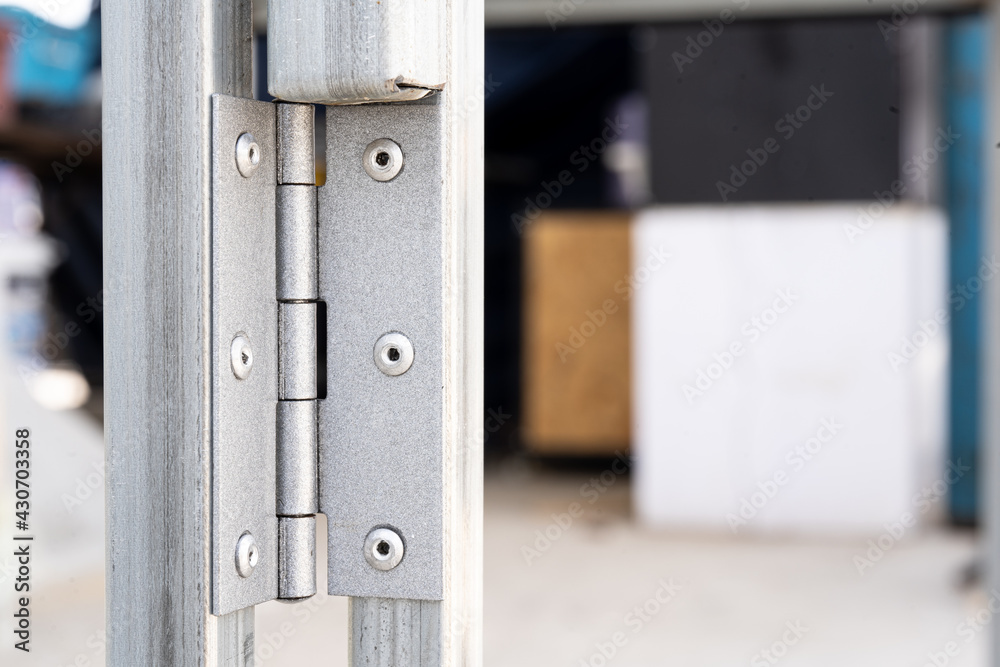Stainless steel hinge, installed on the pipe by rivet. Stainless steel hinge, installed on the pipe by rivet.