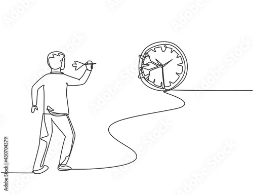 Single one line drawing of young business man hit the analog clock on wall with dart arrow. Business time discipline metaphor concept. Modern continuous line draw design graphic vector illustration