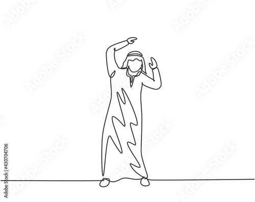 Continuous one line drawing young Arab male worker raise hands when doing business presentation. Speaker at business conference minimalist concept. Single line draw design vector graphic illustration
