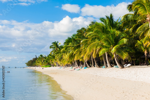 Fototapeta Naklejka Na Ścianę i Meble -  Beautiful view of luxury beach in Mauritius. Transparent beach and palms