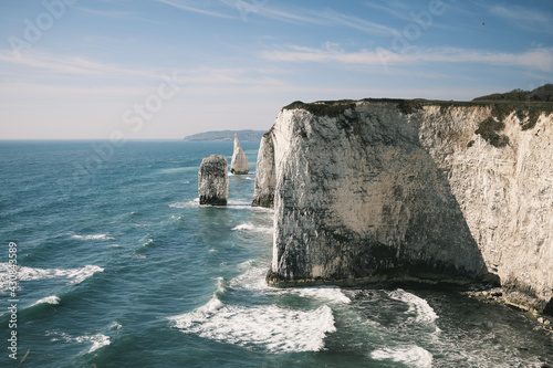 Fototapeta Naklejka Na Ścianę i Meble -  old harry rocks cliffs sea