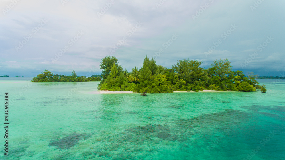 Tropical tiny island in the Solomon Islands.