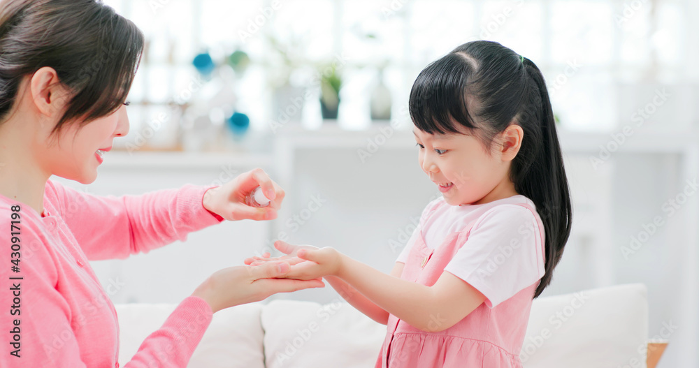 Fototapeta premium Mom teach child wash hands