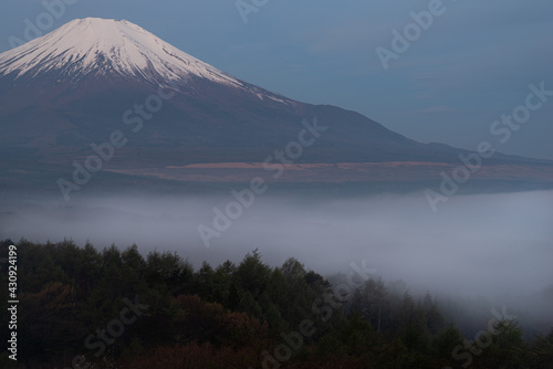 早朝の富士山 雲海