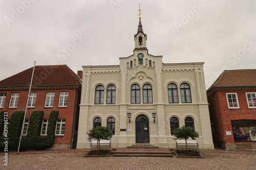 Historisches Rathaus am Markt in Oldenburg in Holstein