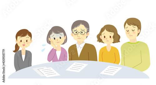 イラスト素材:青ざめた老夫婦と若い夫婦が相談をする場面　 契約　相談　打ち合わせ
