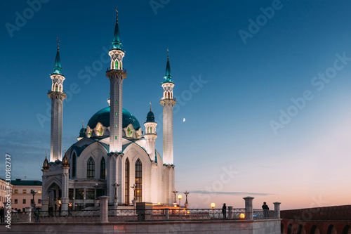 Fotografie, Obraz Kul Sharif mosque against the background of the night sky