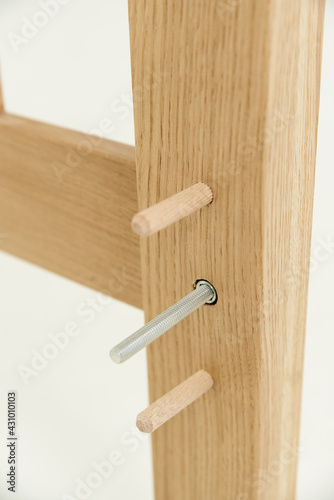 Fasteners to light wooden furniture