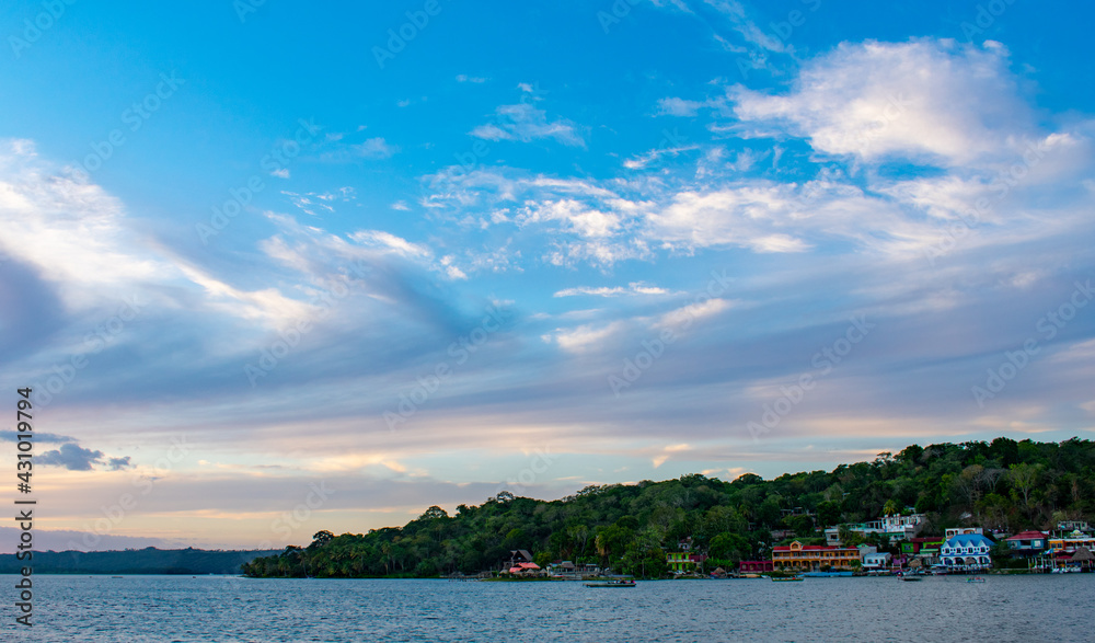 Fototapeta premium San Miguel desde la Isla de Flores