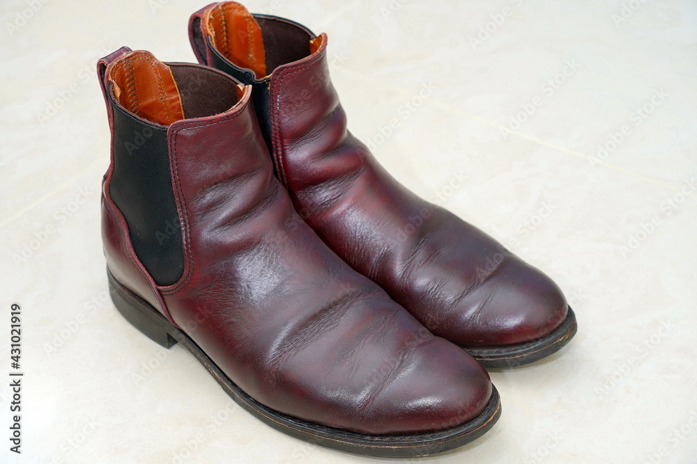 Burgundy Leather Pull-On Chelsea Boots