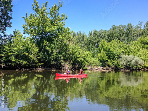 CANOEING ON THE DORDOGNE RIVER