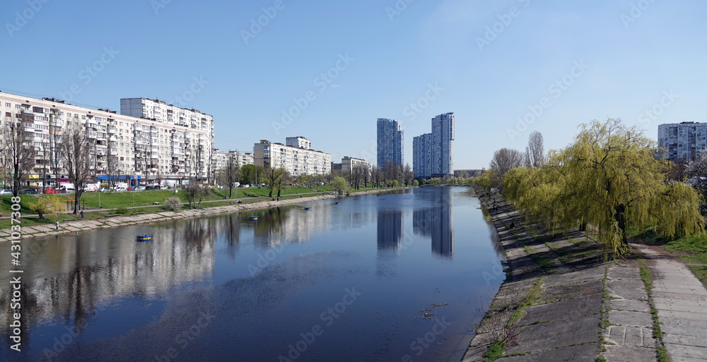 Spring has come to the Rusanovka district of Kiev
